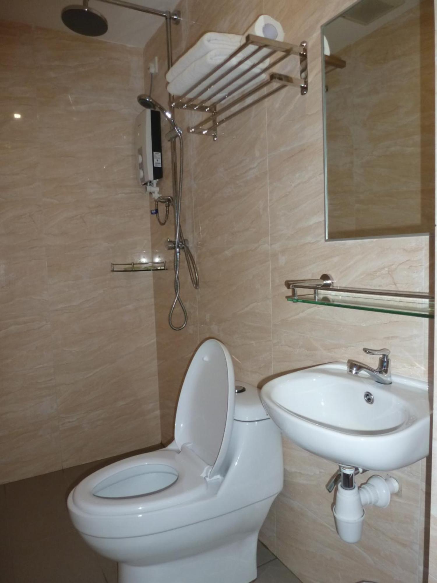 Hong Hotel 2*